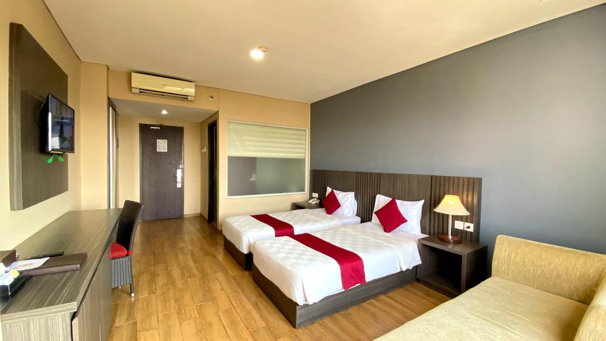 Merapi Merbabu Hotels Bekasi Exterior foto